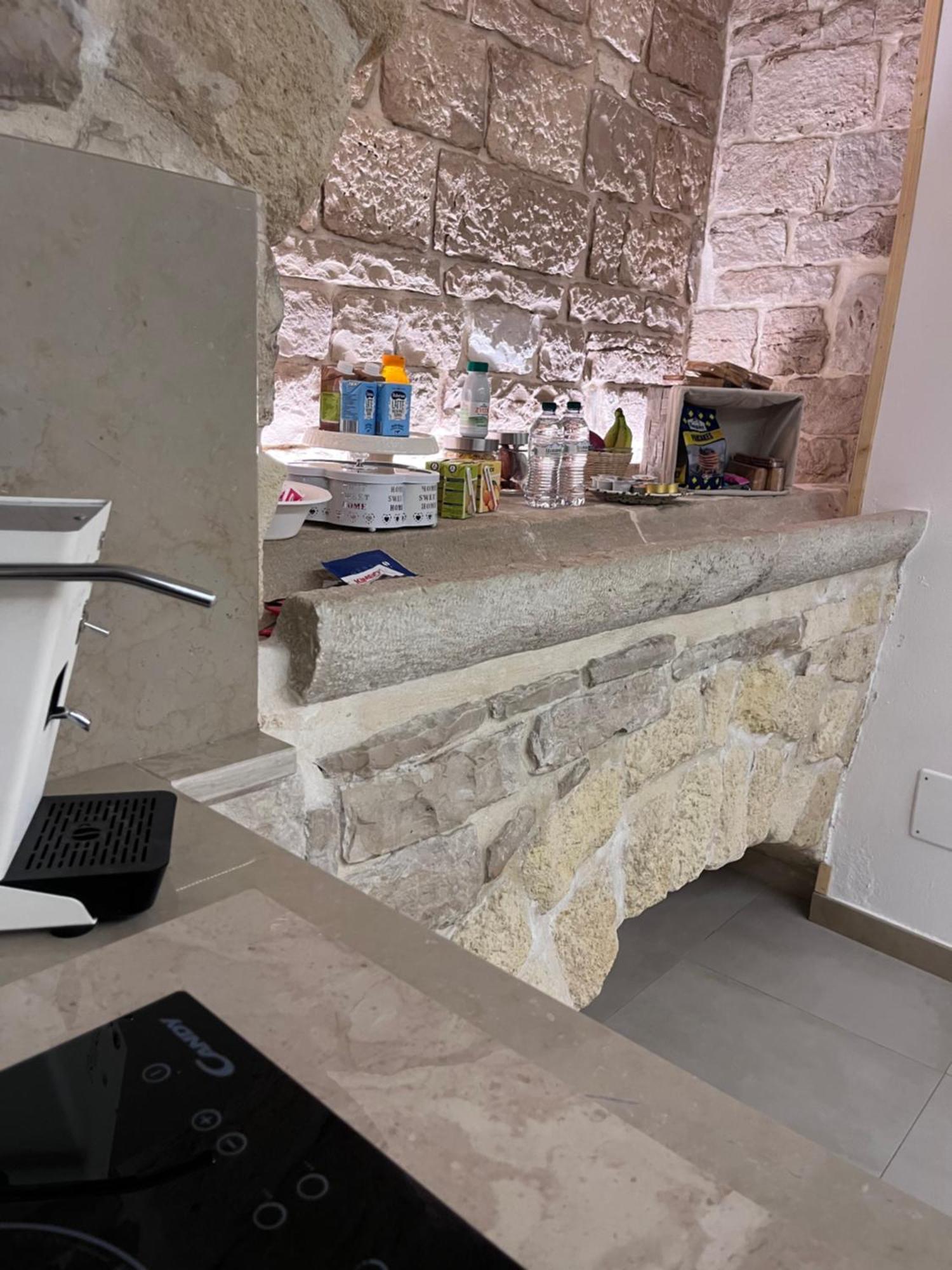 Epoca Suite House Трани Экстерьер фото