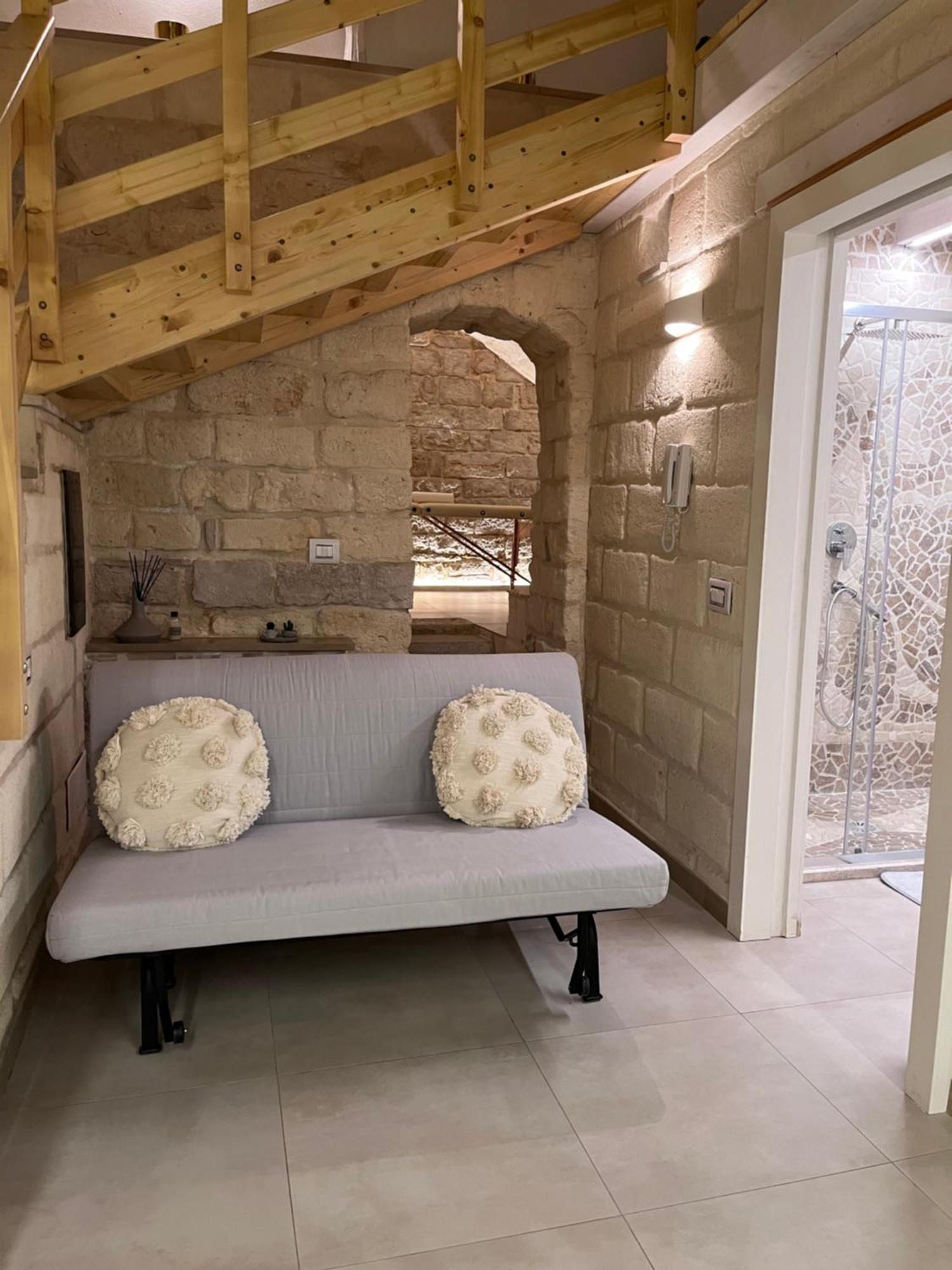 Epoca Suite House Трани Экстерьер фото
