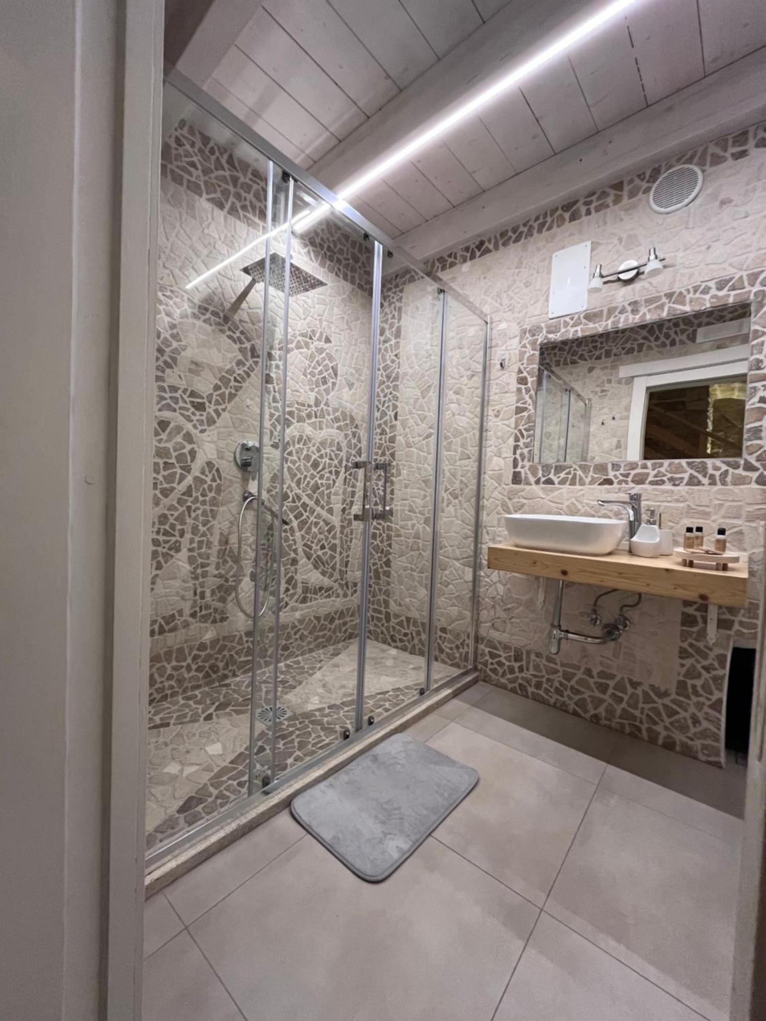 Epoca Suite House Трани Экстерьер фото