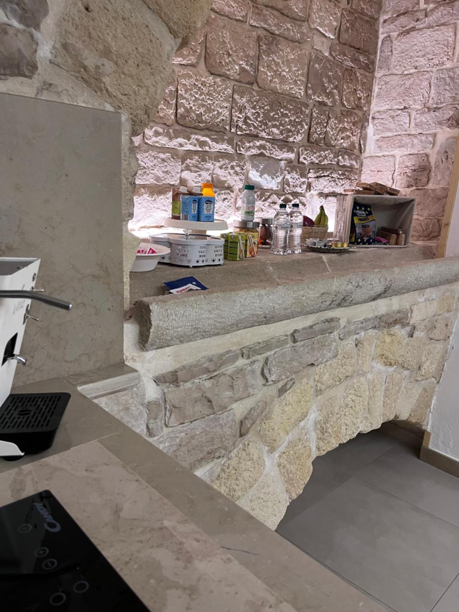Epoca Suite House Трани Экстерьер фото